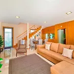 Σπίτι διακοπών Stunning Townhouse With Pool In Centre Ταβίρα