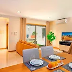 Stunning Townhouse With Pool In Centre Σπίτι διακοπών Ταβίρα