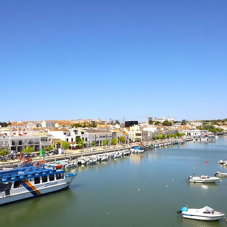 Ferienhaus Stunning Townhouse With Pool In Centre Tavira