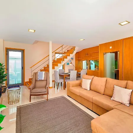 Ferienhaus Stunning Townhouse With Pool In Centre Tavira