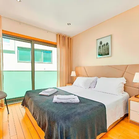 Ferienhaus Stunning Townhouse With Pool In Centre Tavira