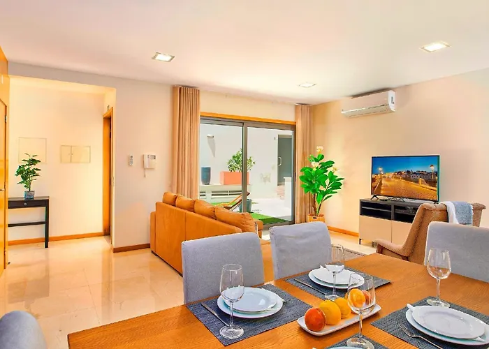 Stunning Townhouse With Pool In Centre Дом отдыха Тавира