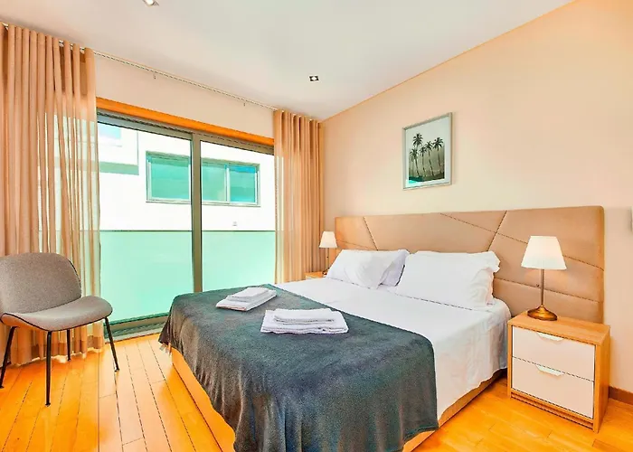 Casa vacanze Stunning Townhouse With Pool In Centre Tavira