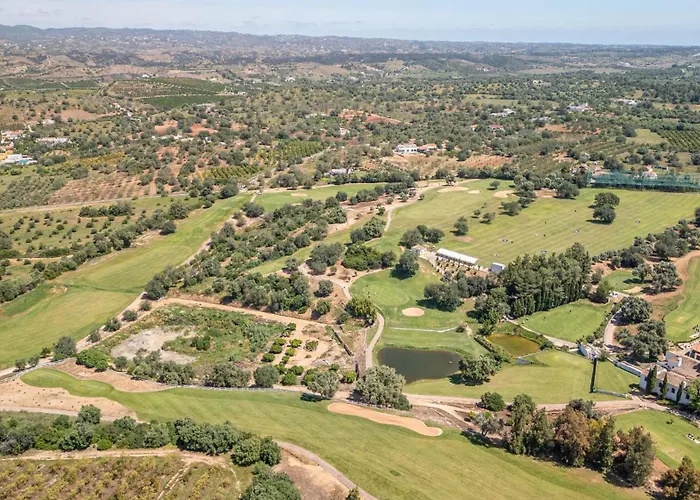 Stunning Townhouse With Pool In Centre Casa vacanze