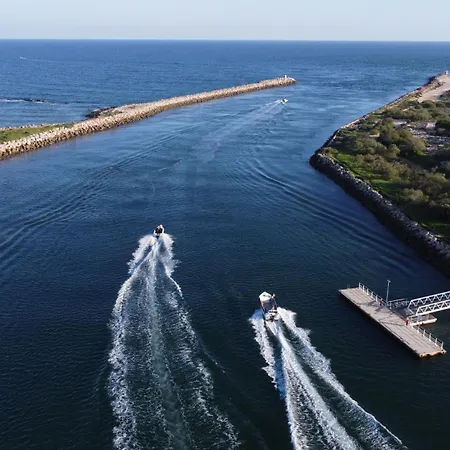 Stunning Townhouse With Pool In Centre Σπίτι διακοπών Ταβίρα
